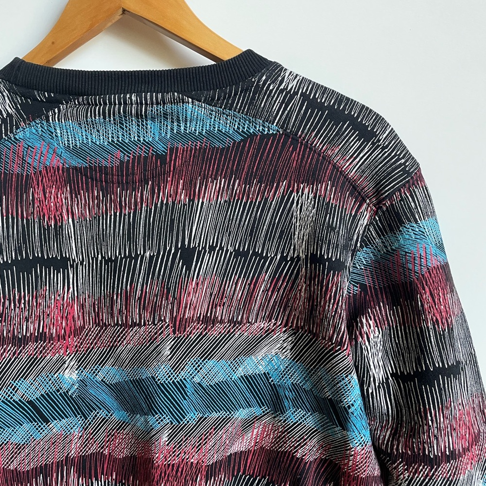 Fun pattern pocket sweatshirt - Picture 6 of 9